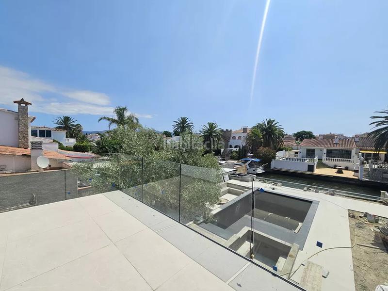 Foto dce161fc-626e-49f8-b860-ff850682396e. Casa  en venta con amarre en Cap Ras - Creus - Falconera Empuriabrava