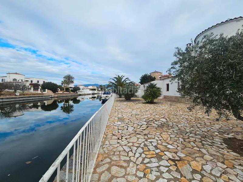Foto 01a7e289-ad36-4994-89cd-c959a53555eb. Casa  en venta al canal ancho en Segre - Ebre - Ter Empuriabrava
