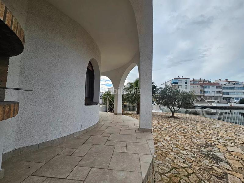Foto 42cbfe34-7ab0-4af7-94ed-ec0aa25e2237. Casa  en venta al canal ancho en Segre - Ebre - Ter Empuriabrava
