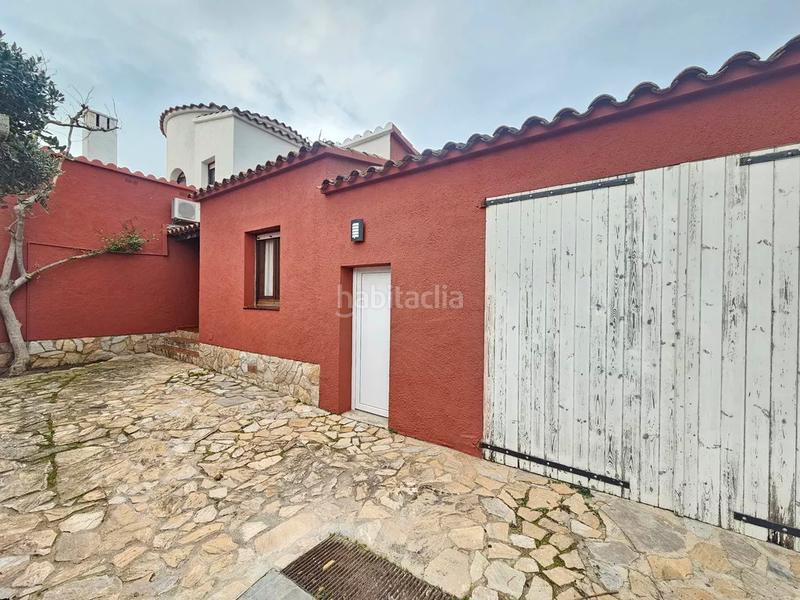 Foto 74f5acc6-81e5-4a22-91c8-0e570fd975b7. Casa  en venta al canal ancho en Segre - Ebre - Ter Empuriabrava