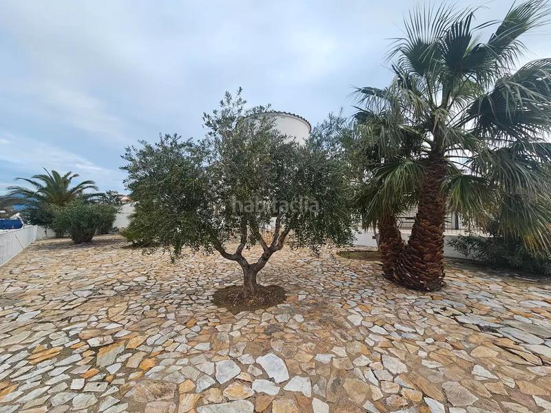 Foto a0121212-aa8d-447e-bf39-1d5a3720f4a4. Casa  en venta al canal ancho en Segre - Ebre - Ter Empuriabrava