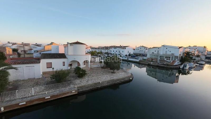 Foto a34fa1d5-39a4-4c49-a8c3-63682bff60fb. Casa  en venta al canal ancho en Segre - Ebre - Ter Empuriabrava