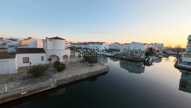 Foto d706544e-562f-4af5-9529-782a27421b78. Casa  en venta al canal ancho en Segre - Ebre - Ter Empuriabrava