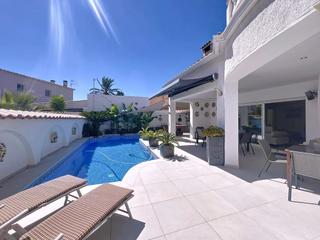 Casa  Requesens 191. Casa en venta en empuriabrava.