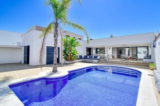 Maison à Segre - Ebre - Ter. Casa de planta baja moderna en empuriabrava con amarre de 12,5 m