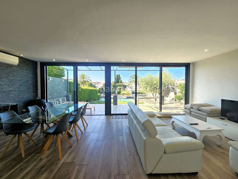 Foto 5d73e598-2792-43b4-8e0a-53ab4e353a82. Casa amb calefacció piscina a Francolí - Freser - Noguera Empuriabrava