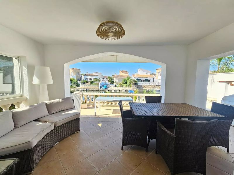 Foto 103ee005-2394-4373-b71d-95c2e6730d9e. Casa amb calefacció aparcament piscina a Tordera - Fluvià - Llobregat Empuriabrava