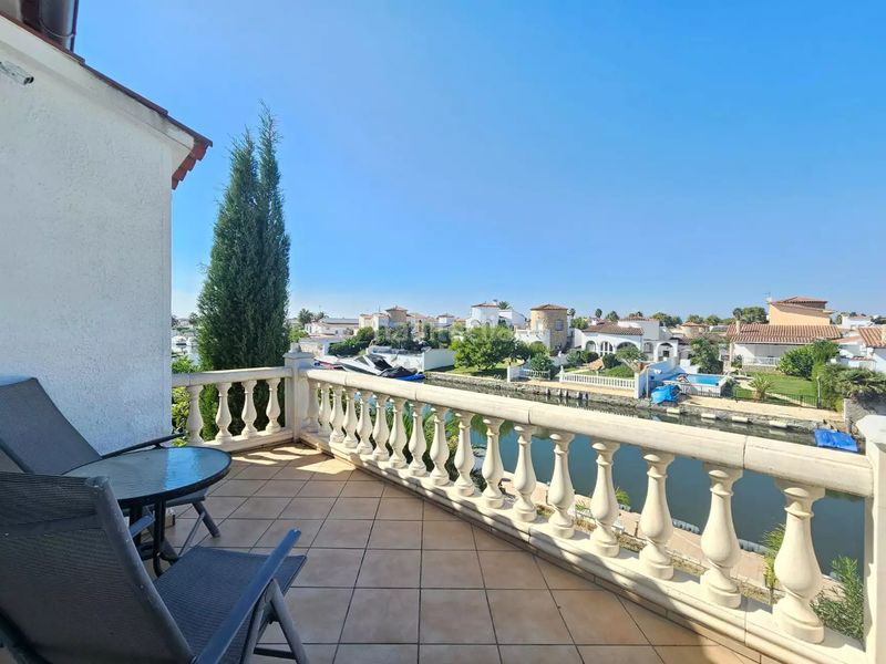 Foto 910b6d86-6794-48cb-a2d0-3fd8e88086a1. Casa amb calefacció aparcament piscina a Tordera - Fluvià - Llobregat Empuriabrava