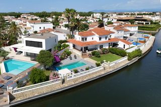 Maison à Francolí - Freser - Noguera. Casa en venta en empuriabrava