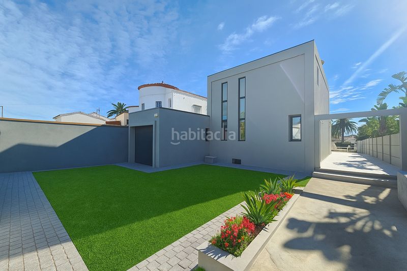 Foto 405df093-47a7-4816-a471-948d7d1c6d0e. Casa amb calefacció aparcament piscina a Segre - Ebre - Ter Empuriabrava