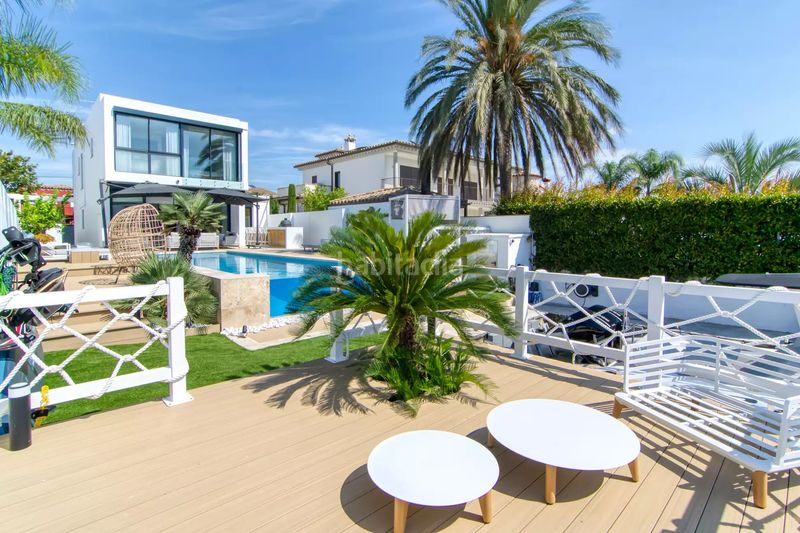 Foto 98e52203-87d8-4308-9cad-415aae3ce30f. Casa amb calefacció aparcament piscina a Moxó - Sant Mori Empuriabrava