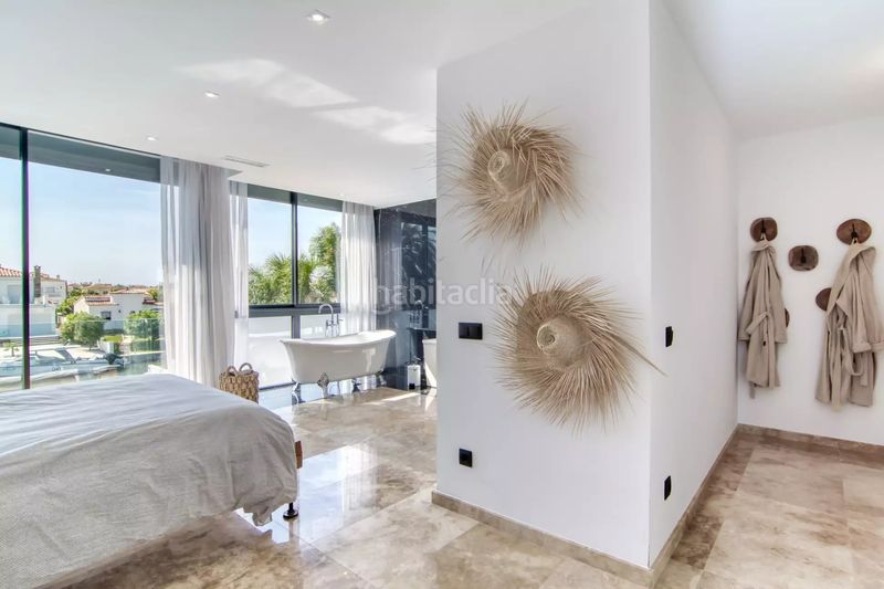 Foto b30ebdcd-adfb-4282-8262-505fa3973f60. Casa amb calefacció aparcament piscina a Moxó - Sant Mori Empuriabrava