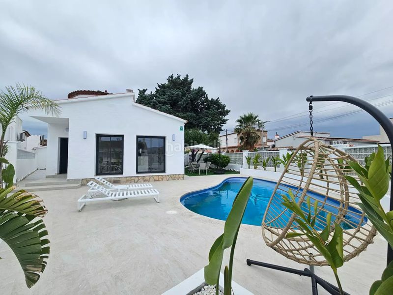 Foto 5eb689a8-4914-49a8-9a68-999ad8c05ac0. Casa amb calefacció aparcament piscina a Alberes Empuriabrava
