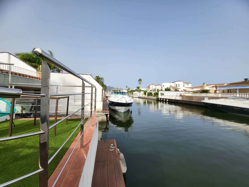 Foto 022e4af9-8907-480c-92a8-8f2d22613e3a. Casa  en venta con garaje para barco en Tordera - Fluvià - Llobregat Empuriabrava