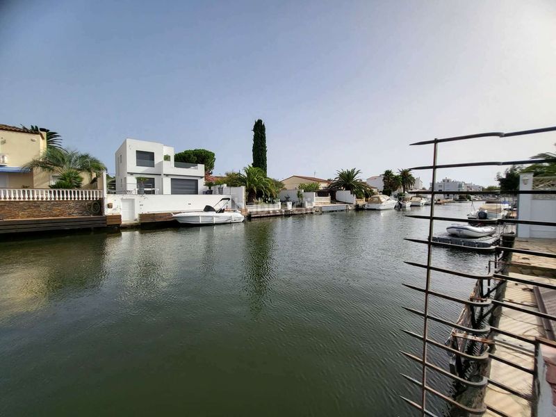Foto 123dd757-4c35-4321-a763-e38b78a02903. Casa  en venta con garaje para barco en Tordera - Fluvià - Llobregat Empuriabrava