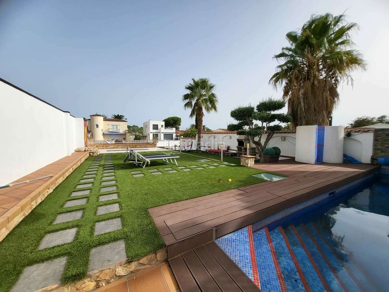 Foto 3e667a53-aca1-443e-80f0-394aa16820c4. Casa  en venta con garaje para barco en Tordera - Fluvià - Llobregat Empuriabrava