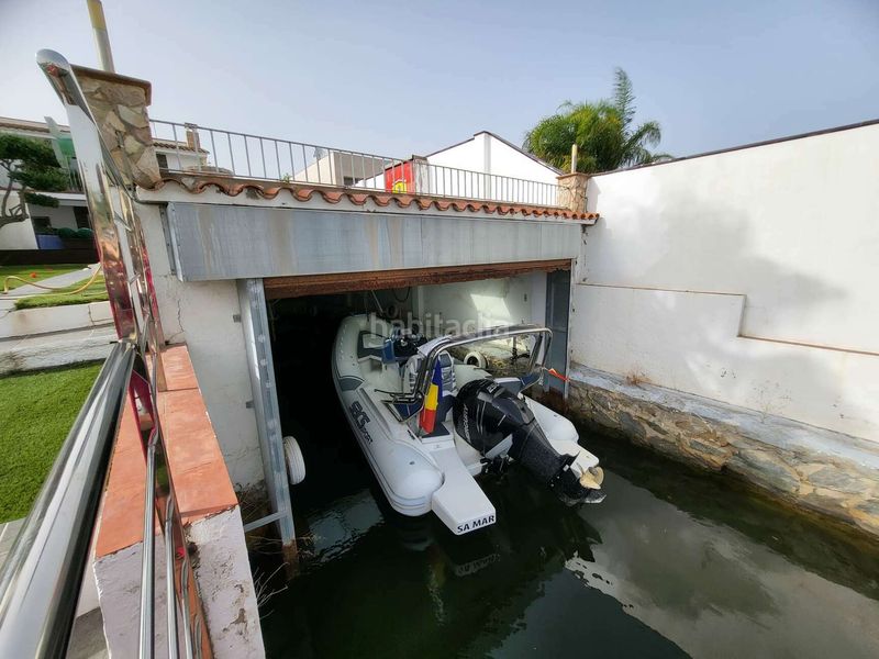 Foto a5179bad-7c0b-4bca-98d2-d00d4cf08aa8. Casa  en venta con garaje para barco en Tordera - Fluvià - Llobregat Empuriabrava