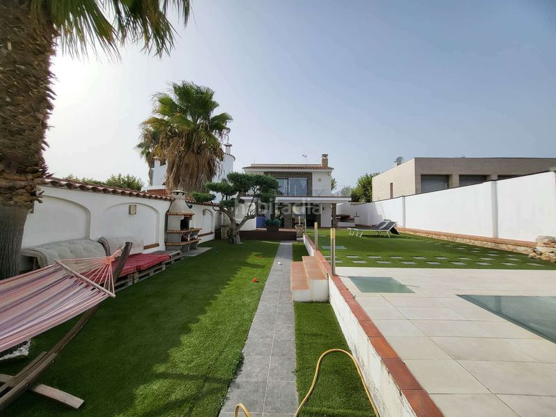 Foto b9eb3996-462f-4823-8680-25aee8a2a391. Casa  en venta con garaje para barco en Tordera - Fluvià - Llobregat Empuriabrava