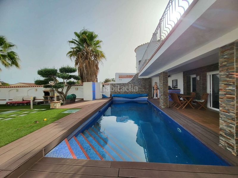 Foto d3802b8b-5076-4038-8c4c-81bebbe2dd57. Casa  en venta con garaje para barco en Tordera - Fluvià - Llobregat Empuriabrava