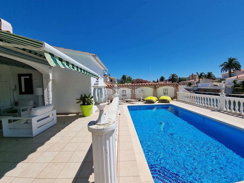 Foto 60f3e49c-ed6a-4d85-af1d-56897b17e65c. Casa amb aparcament piscina a Segre - Ebre - Ter Empuriabrava