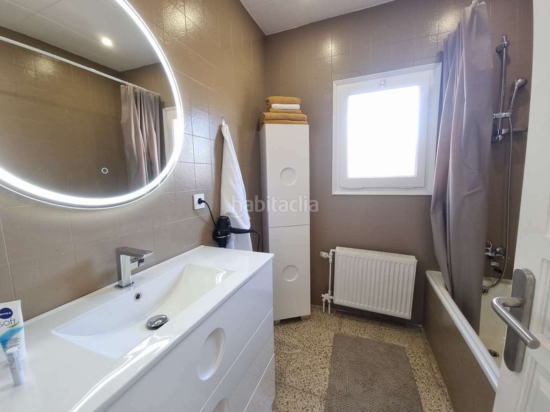Foto 928a415f-998f-49ef-8c70-b89d01223235. Casa amb aparcament piscina a Segre - Ebre - Ter Empuriabrava