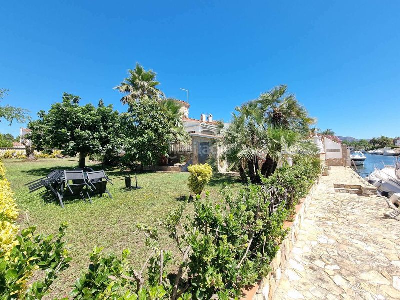 Foto d56f1e5f-74f8-4764-a298-a803d44338ef. Casa amb aparcament piscina a Segre - Ebre - Ter Empuriabrava