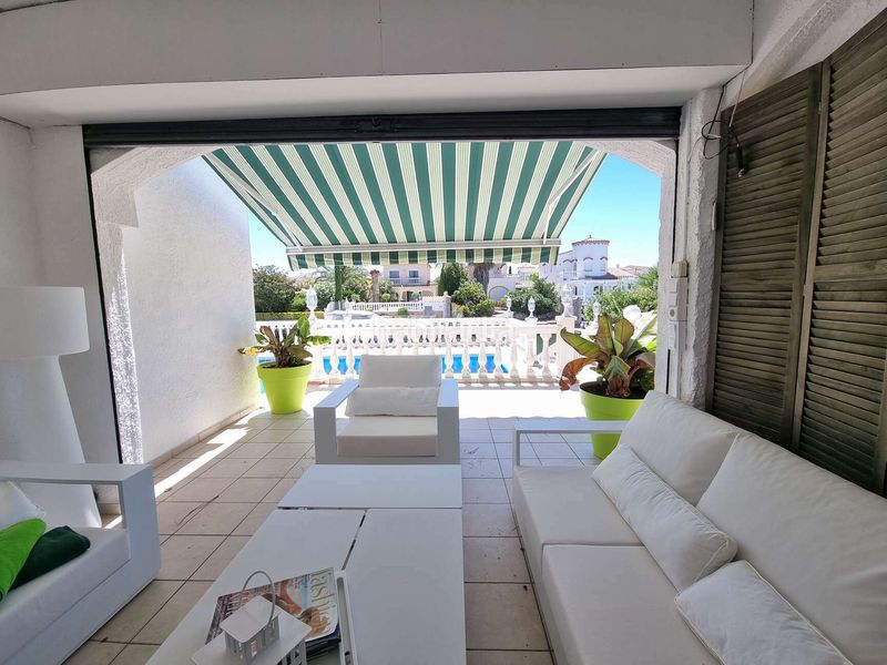 Foto d85eaedb-12fe-4d4c-8c7c-ae76dcbe687b. Casa amb aparcament piscina a Segre - Ebre - Ter Empuriabrava