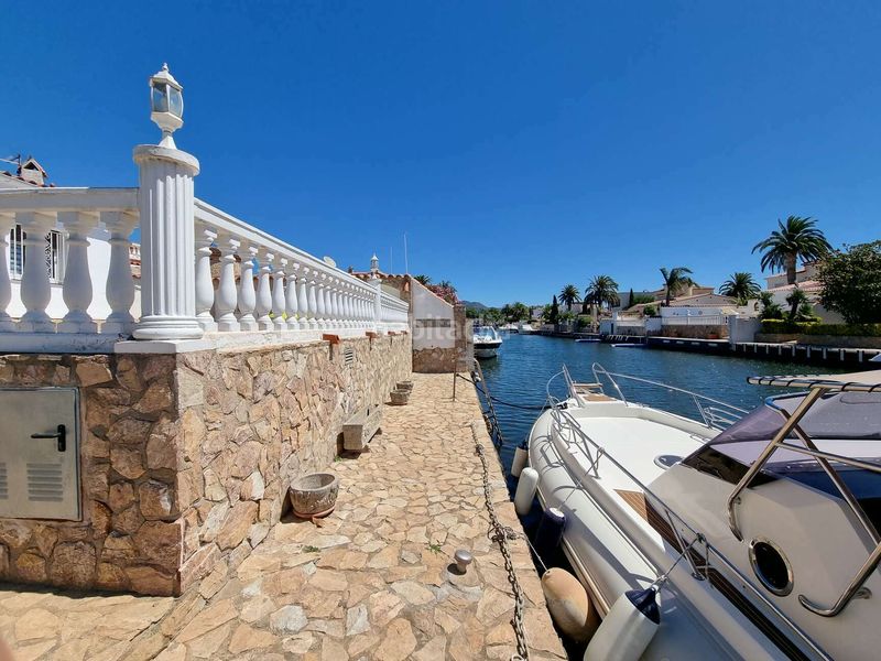Foto ee88052e-6edb-4a09-aee5-857bf6876a60. Casa amb aparcament piscina a Segre - Ebre - Ter Empuriabrava