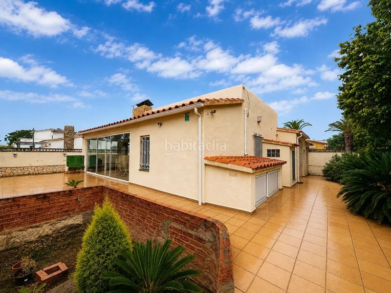 Foto d0d72f40-58be-479a-97ed-dbb724dfcb9d. Casa amb aparcament a Carlit - Montseny Empuriabrava
