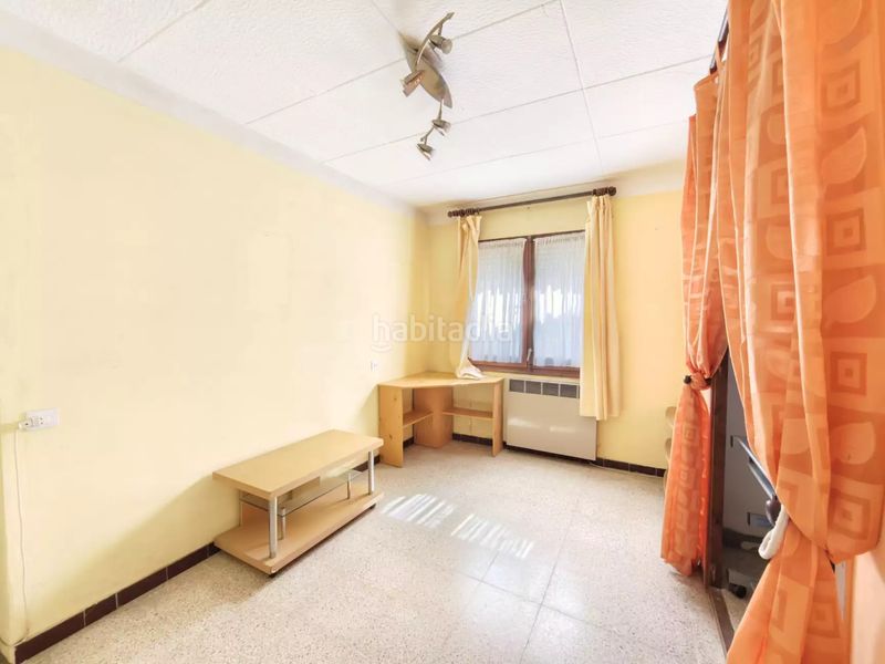 Foto 2105767d-fc18-4499-b381-013b0fd459de. Casa amb aparcament a Requesens Empuriabrava
