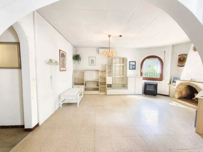 Foto 80a0b2c2-59c3-4547-8743-3ff2d4e32d3f. Casa amb aparcament a Requesens Empuriabrava