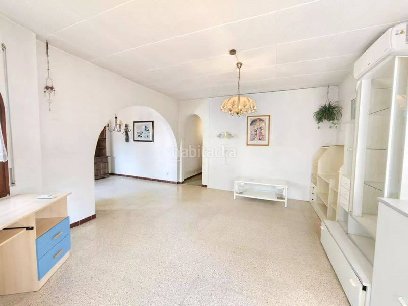 Foto bdff6bcf-cc31-49cb-a6c0-6e9031c45ae7. Casa amb aparcament a Requesens Empuriabrava