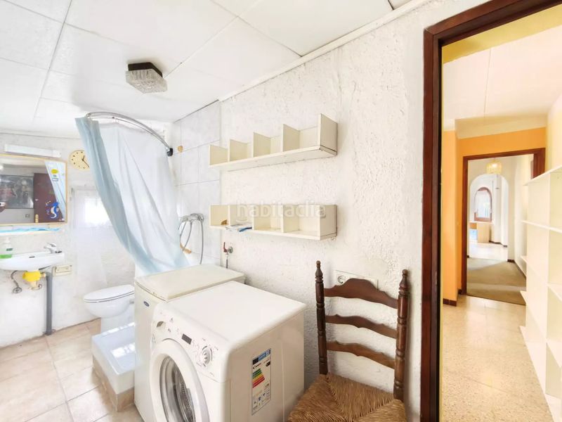 Foto e308fe68-46ab-4bd4-b511-bd6a37f25caa. Casa amb aparcament a Requesens Empuriabrava