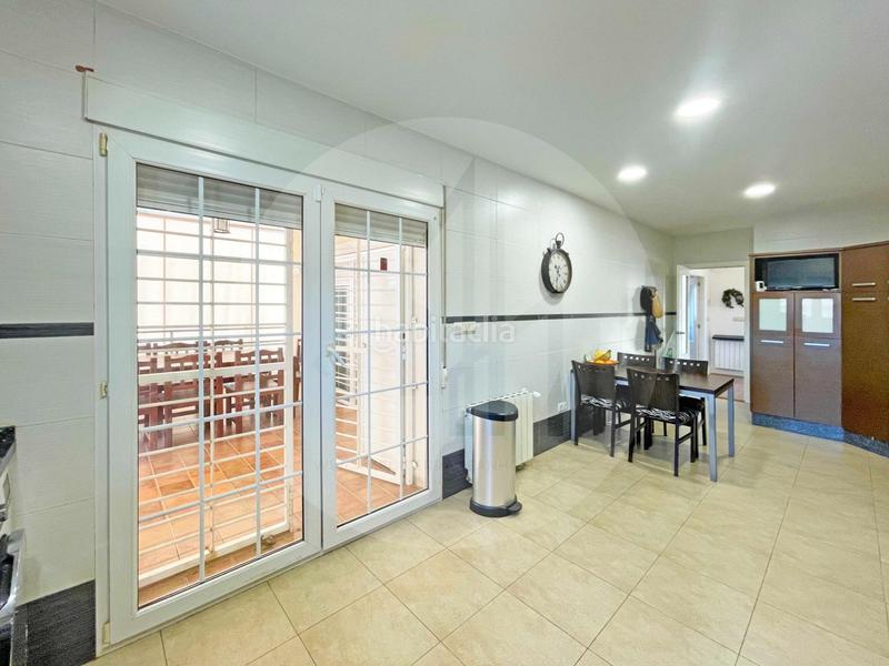 Foto 0e2440ee-94cb-45af-9717-a59f7632d3d5. Xalet amb calefacció aparcament piscina a Entrepinos Eliana (l´)