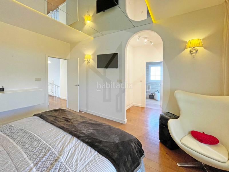 Foto 1b5d44af-babb-4469-97bb-6abd240f0f1d. Xalet amb calefacció aparcament piscina a Entrepinos Eliana (l´)