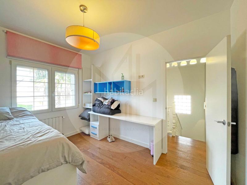 Foto 331c8ad5-8eee-44a9-b03a-405b28b2ed73. Xalet amb calefacció aparcament piscina a Entrepinos Eliana (l´)