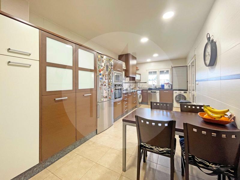 Foto 52d6bca5-72db-421d-9479-36c0b0e62796. Xalet amb calefacció aparcament piscina a Entrepinos Eliana (l´)