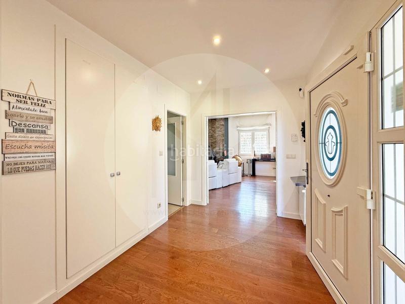 Foto 5b19fea0-28de-4e01-b860-ffc964048307. Xalet amb calefacció aparcament piscina a Entrepinos Eliana (l´)