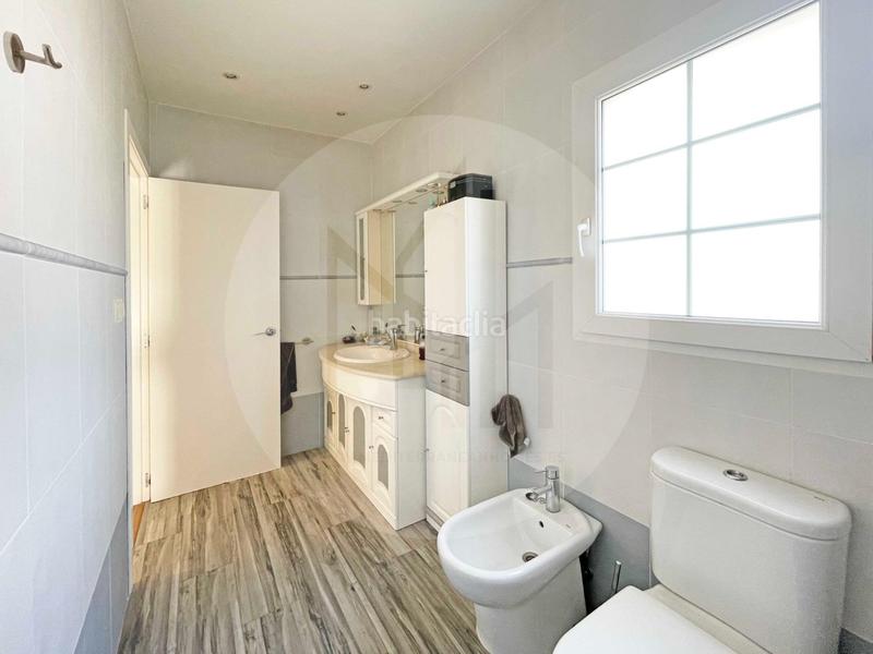 Foto 83aa5246-946b-44b3-bdc8-f6733887f0d4. Xalet amb calefacció aparcament piscina a Entrepinos Eliana (l´)