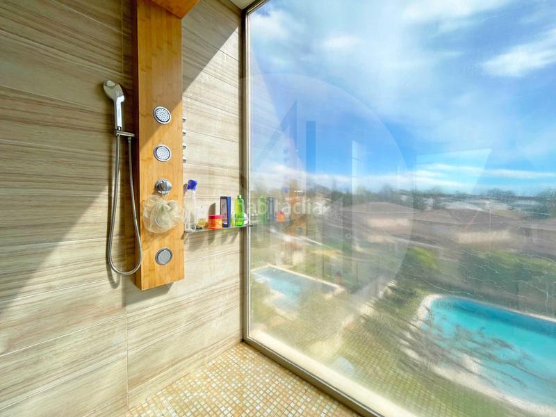 Foto b0b8a45f-ad03-4f08-9a5b-6f7421cd77ea. Xalet amb calefacció aparcament piscina a Entrepinos Eliana (l´)