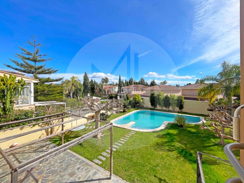 Foto ba02f5d0-4a4b-4ce4-bed0-44677ea780d1. Xalet amb calefacció aparcament piscina a Entrepinos Eliana (l´)
