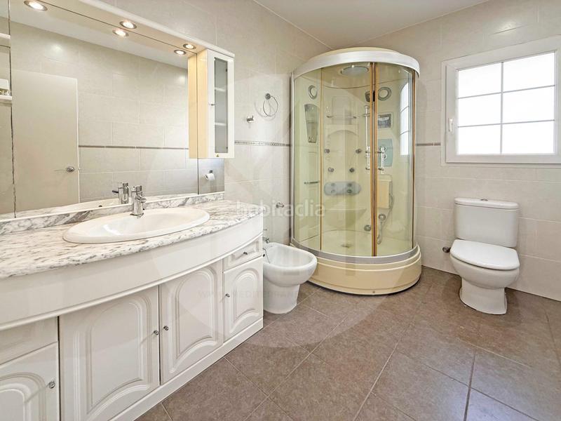 Foto f9e065fb-1d04-4a5a-89e9-c7db033754bd. Xalet amb calefacció aparcament piscina a Entrepinos Eliana (l´)