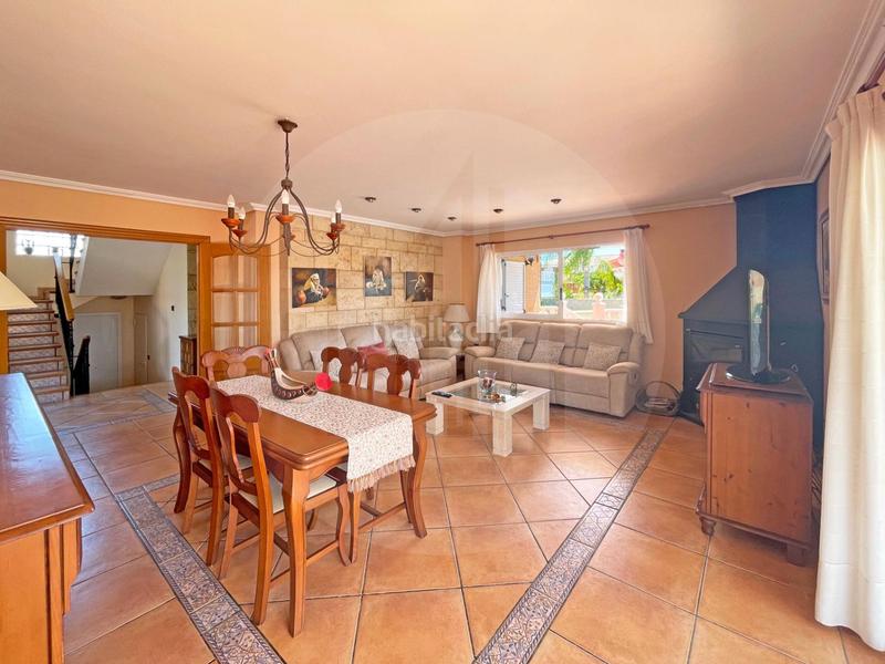 Foto 1d9fb12e-8e9a-41b8-828e-3936c2010528. Chalet with heating parking pool in Corinto-Almardà Sagunt