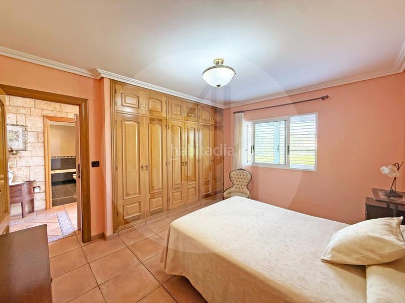 Foto a0b881e0-6b07-452b-9069-dba1c3879a1d. Chalet con riscaldamento parcheggio piscina in Corinto-Almardà Sagunt