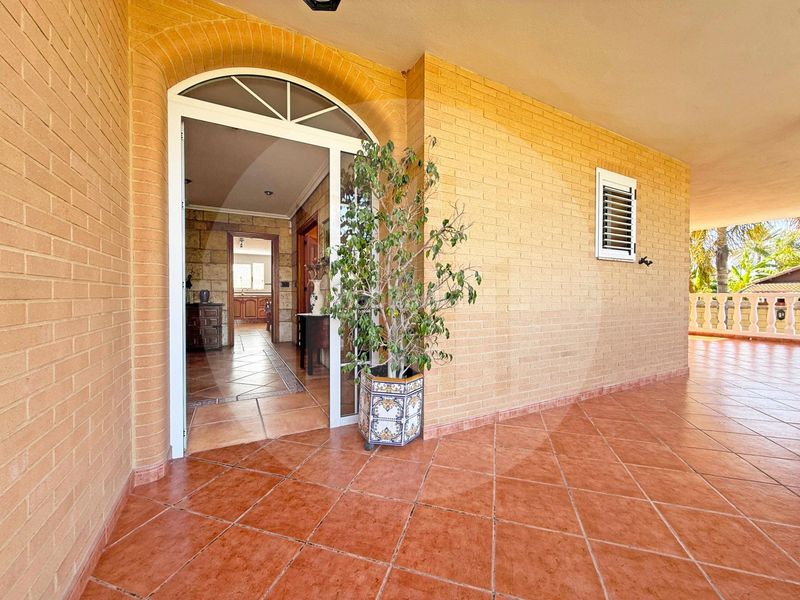 Foto c138af11-f2db-49ca-a12b-3f3caa55bb9d. Xalet amb calefacció aparcament piscina a Corinto-Almardà Sagunt