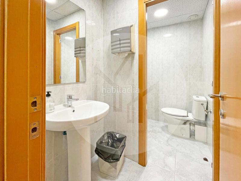 Foto 0501dc96-8bde-43dc-bba9-b9c03f1d93db. Local comercial a Mestalla Valencia