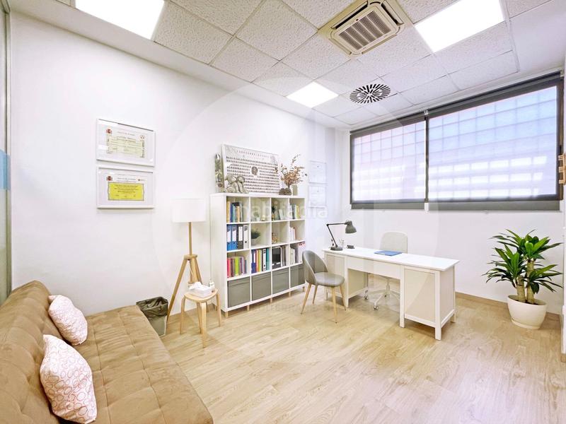 Foto b06b4333-675f-4d83-a361-f39102d49e0e. Local comercial a Mestalla Valencia