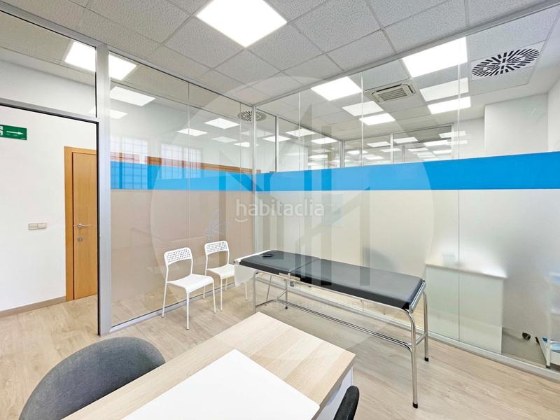 Foto d3e6d6c5-13a6-47c5-adee-74820d2b9a06. Local comercial a Mestalla Valencia