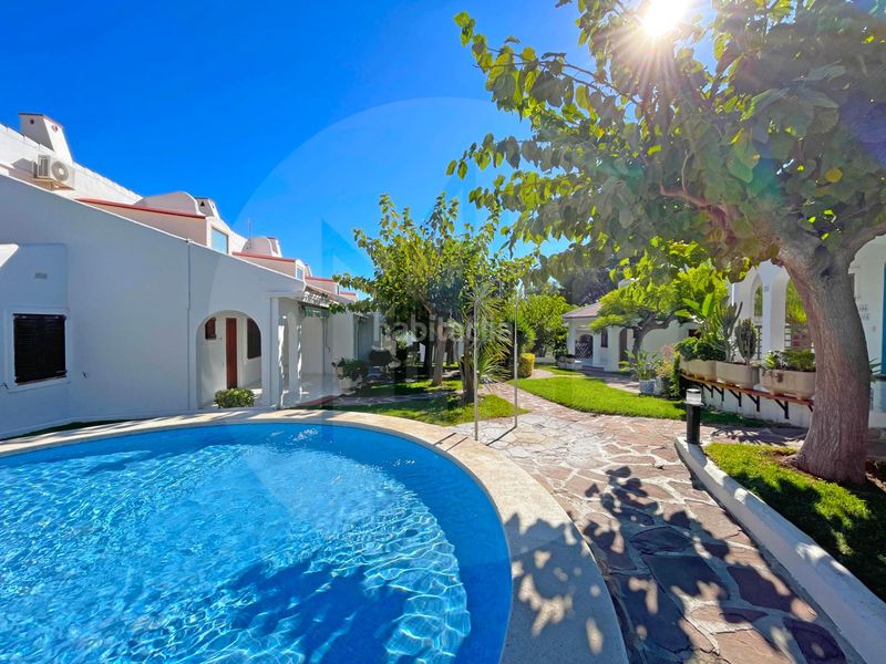 Foto a6dc25a1-56d0-43e3-8fc3-3ab47cd8dd24. Semi detached house with parking in Alcossebre