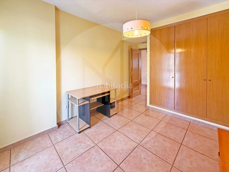 Foto a50cde75-181a-4e77-ab19-27a22b0b0535. Casa adossada amb aparcament a Massamagrell